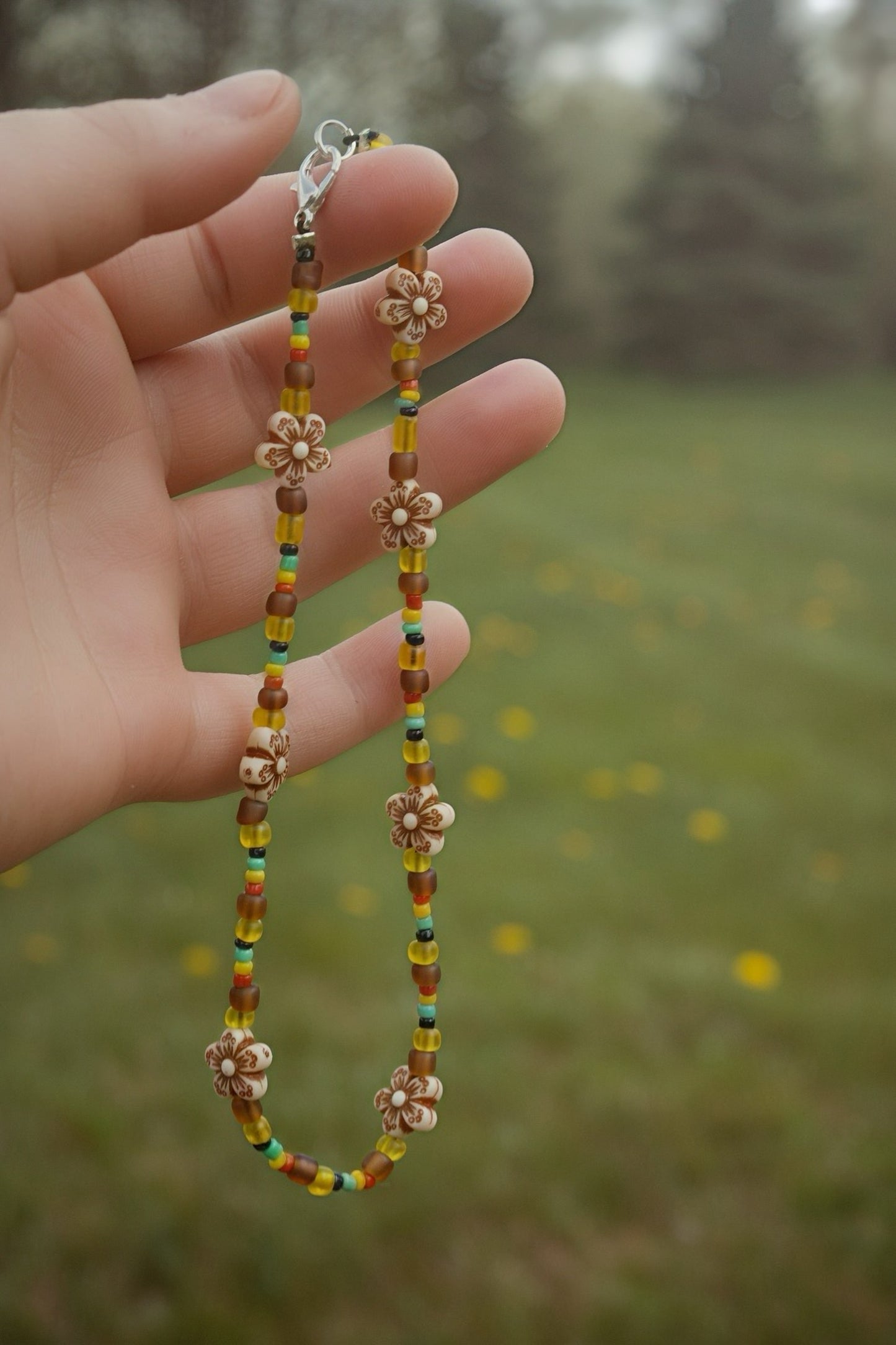 Rasta-Inspired Flower Necklace – Handmade Hippie Vibes